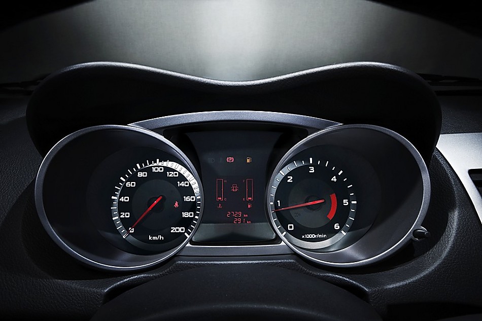 江铃陆风X8内饰