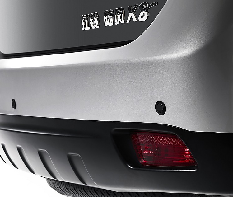 江铃陆风X8外观