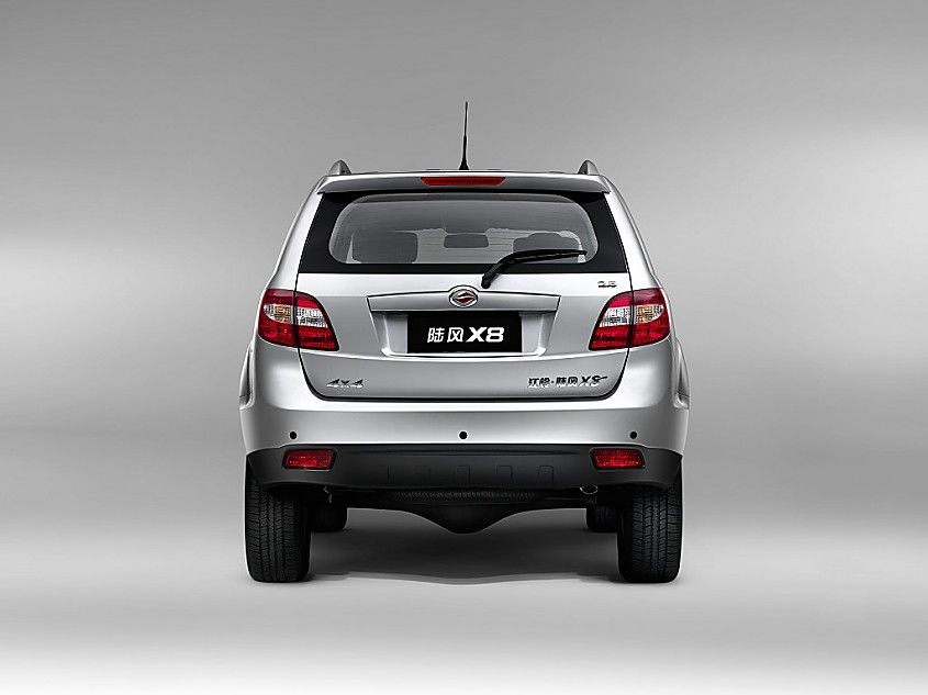 江铃陆风X8外观