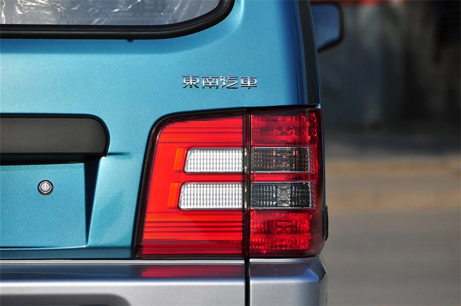 2014款 2.0L MT 新创业先锋实用型 7/9座 其他