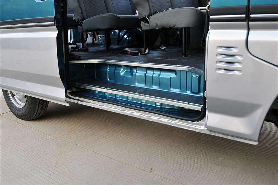 2014款 2.0L MT 新创业先锋实用型 7/9座 座椅空间