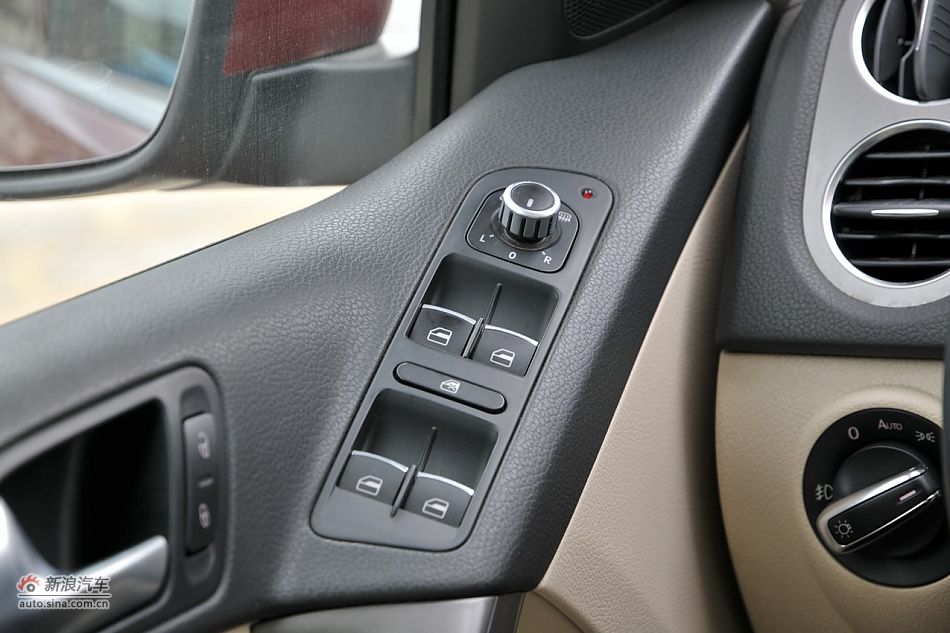 2010款途观2.0T四驱旗舰导航版