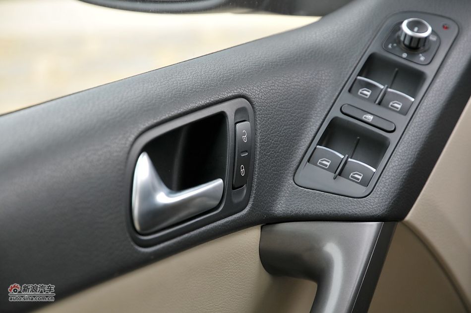 2010款途观2.0T四驱旗舰导航版