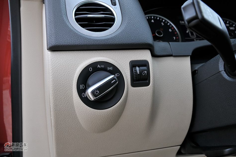 2010款途观2.0T四驱旗舰导航版