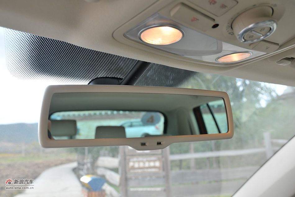 2010款途观2.0T四驱旗舰导航版