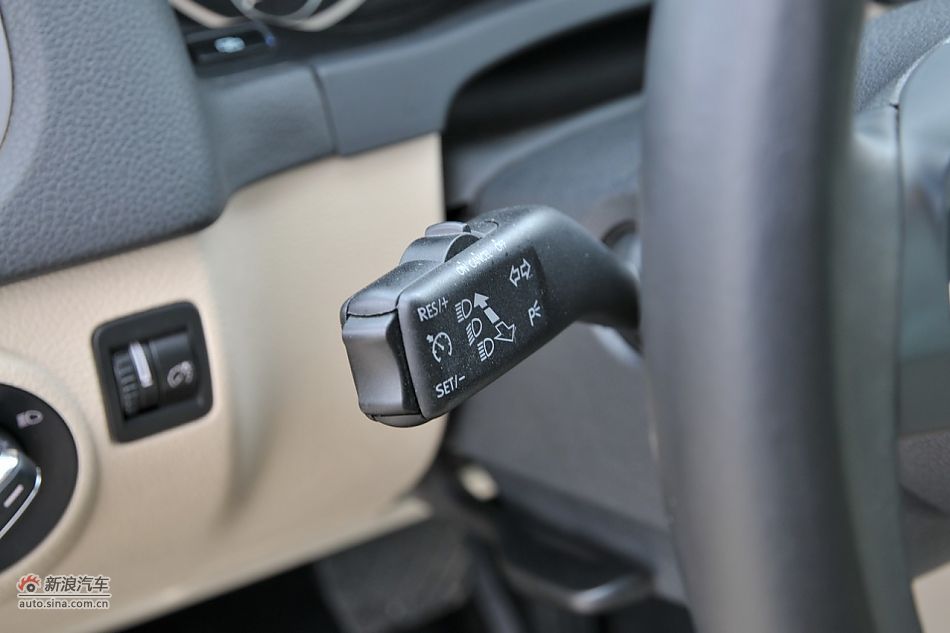 2010款途观2.0T四驱旗舰导航版