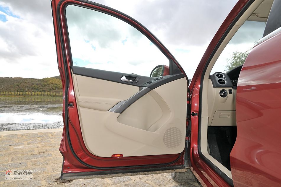 2010款途观2.0T四驱旗舰导航版