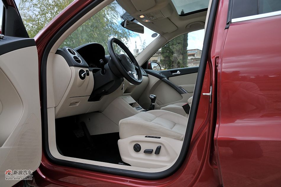 2010款途观2.0T四驱旗舰导航版