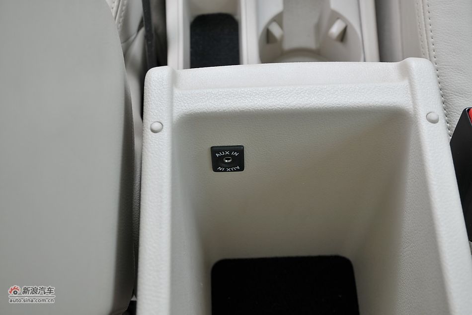 2010款途观2.0T四驱旗舰导航版