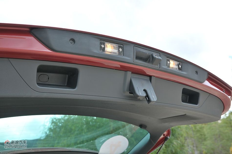 2010款途观2.0T四驱旗舰导航版