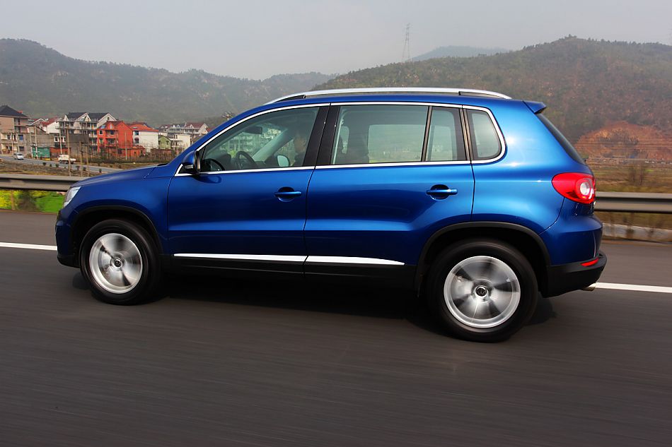 上海大众途观动态外观图片