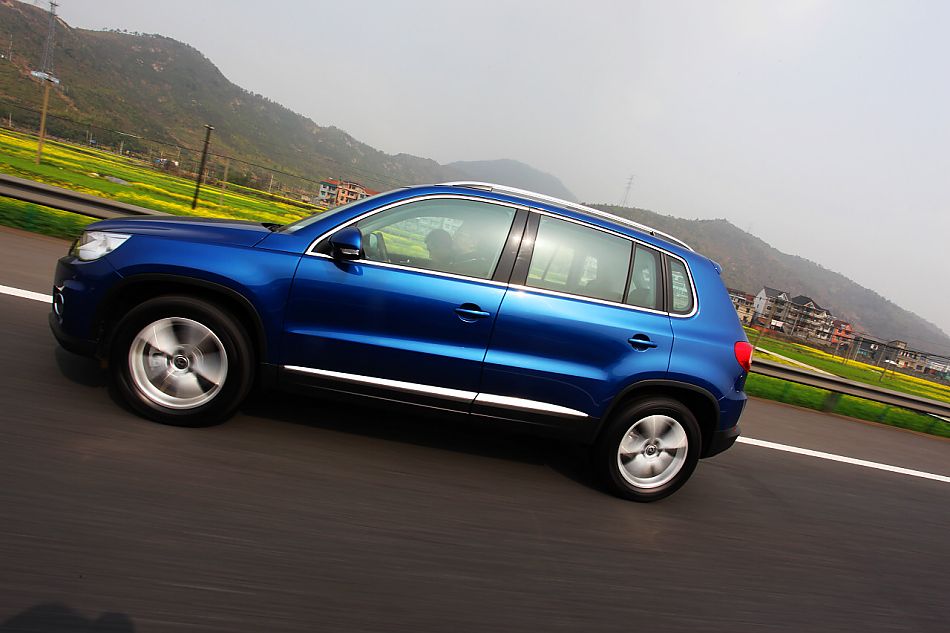 上海大众途观动态外观图片