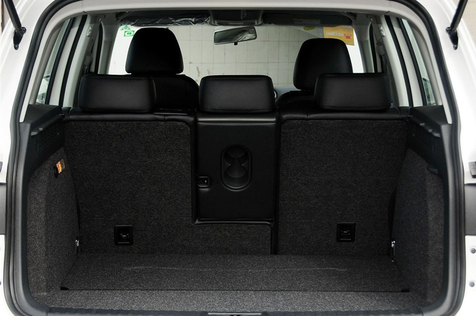 2015款 1.8TSI 自动两驱风尚版 座椅空间