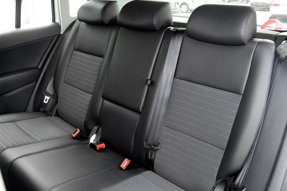 2015款 1.8TSI 自动两驱风尚版 座椅空间