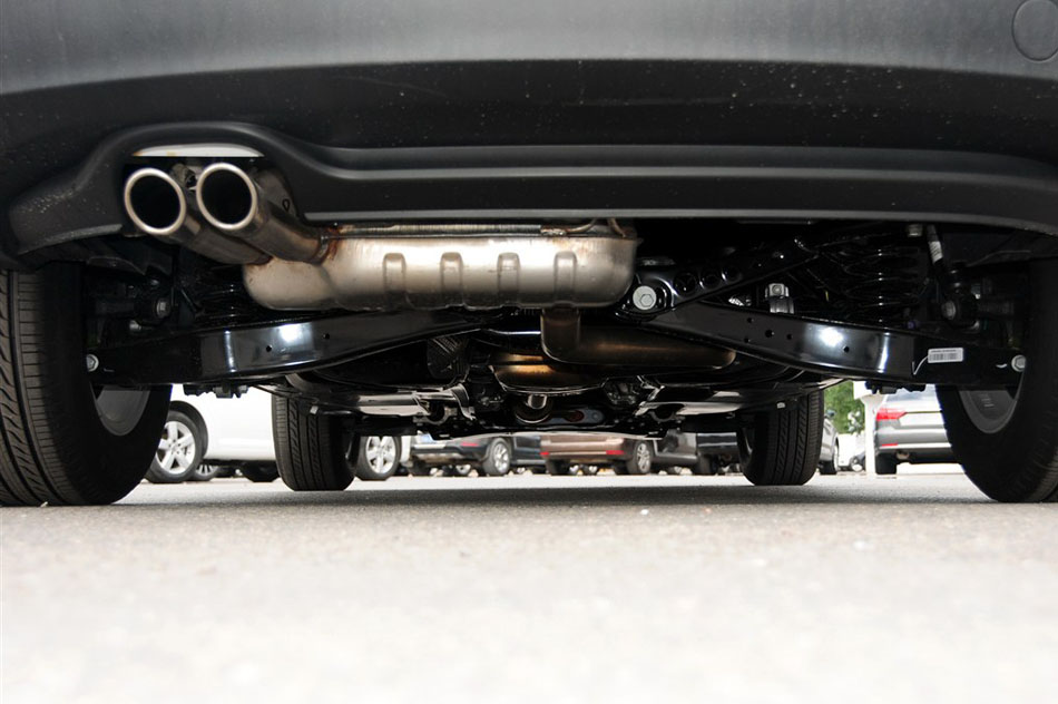 2015款 1.8TSI 自动两驱风尚版 引擎底盘