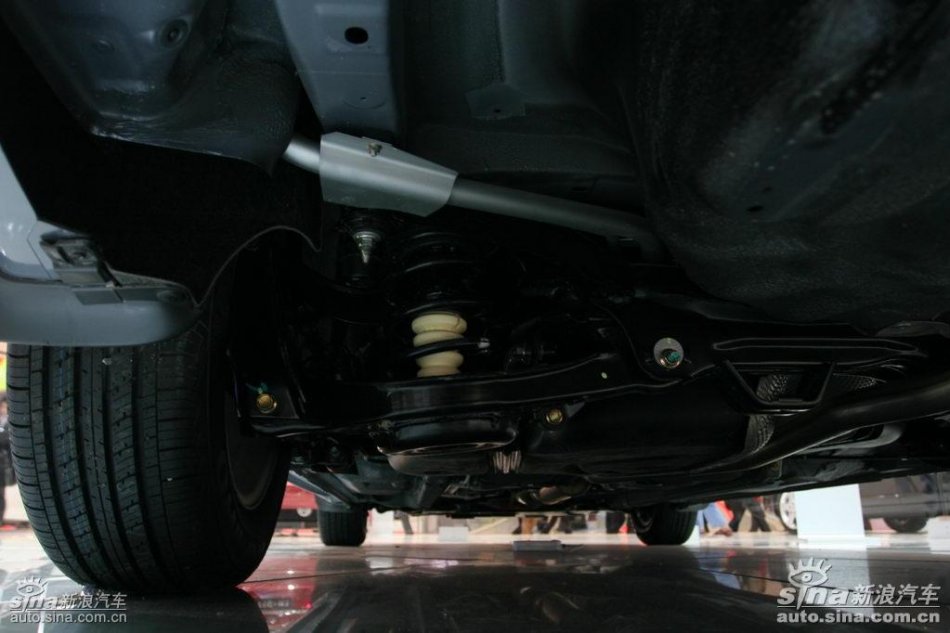 奔腾B50车展实拍图