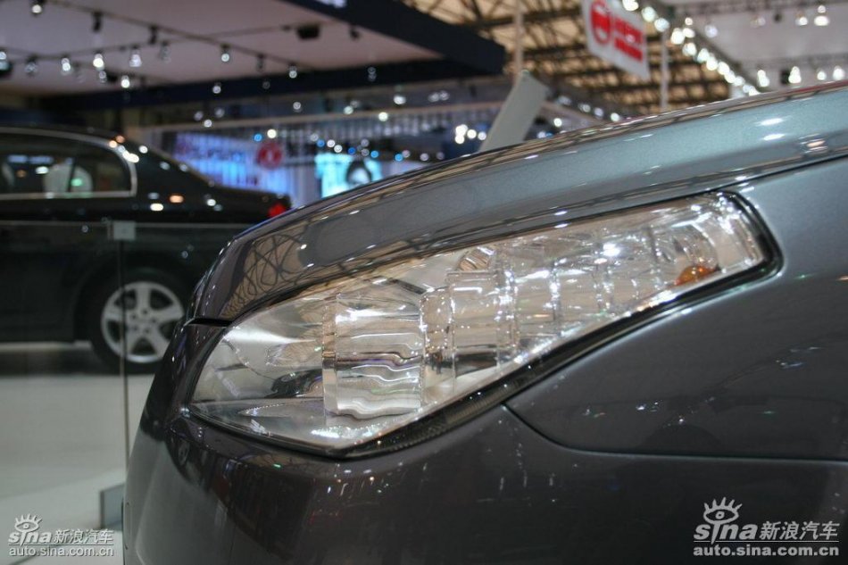 奔腾B50车展实拍图