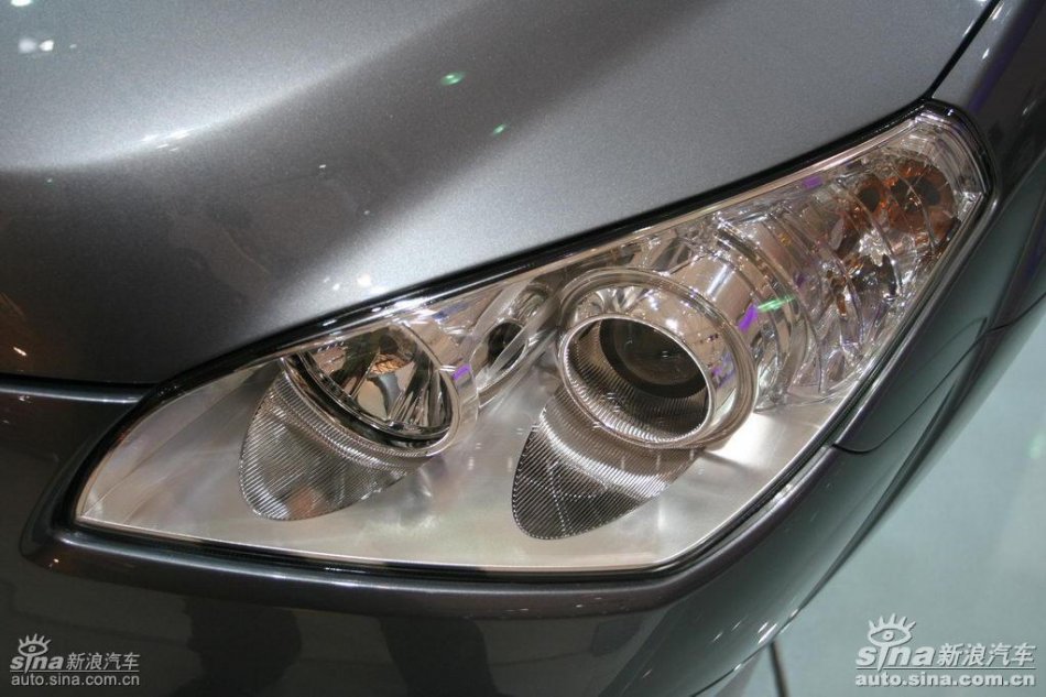 奔腾B50车展实拍图