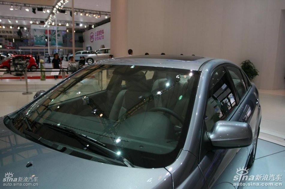 奔腾B50车展实拍图