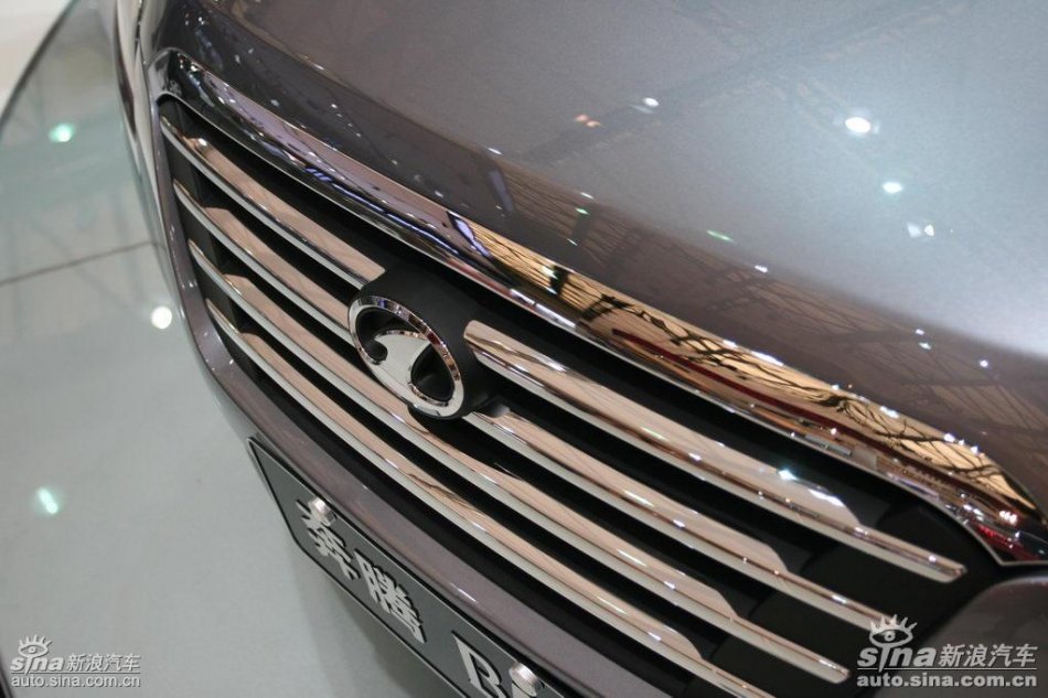 奔腾B50车展实拍图