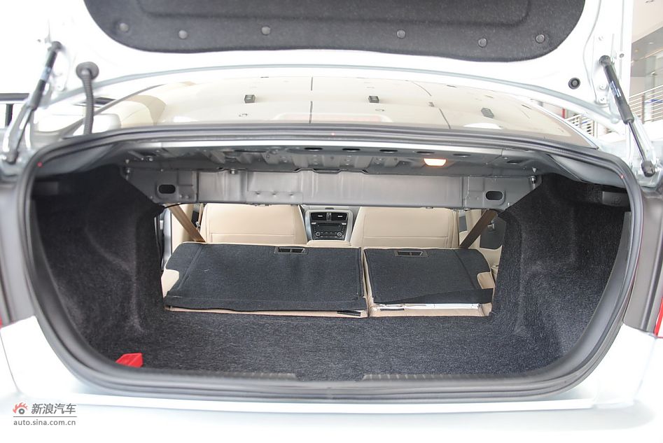 2012款奔腾B50 1.6L手动天窗版