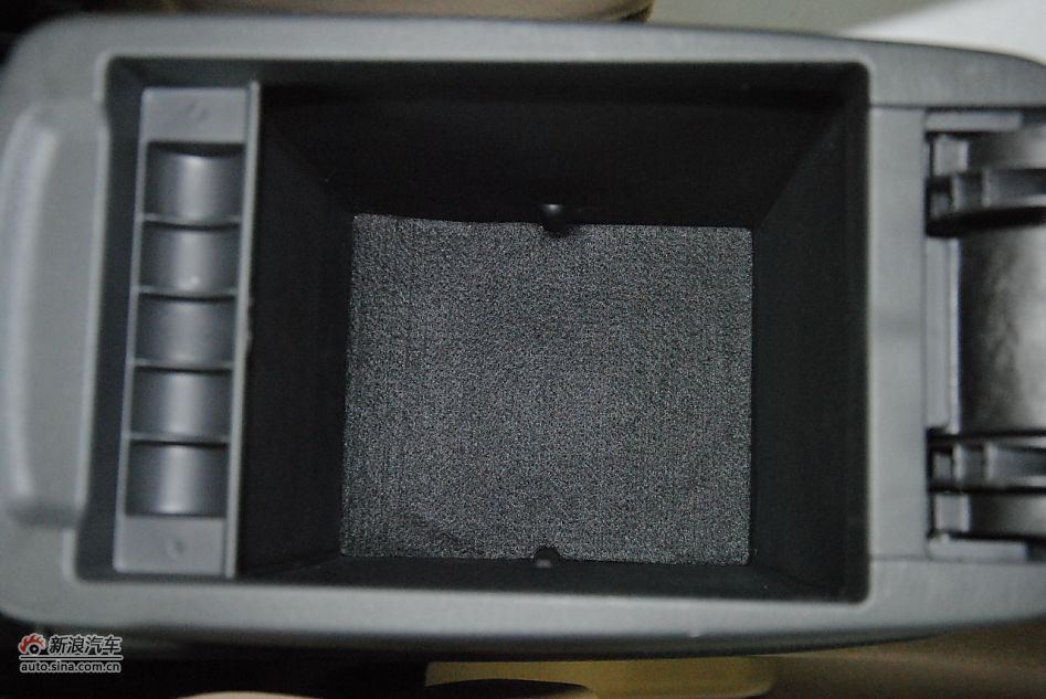 2012款奔腾B50 1.6L手动天窗版