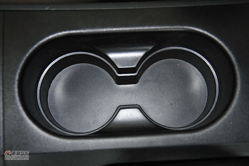 2012款奔腾B50 1.6L手动天窗版