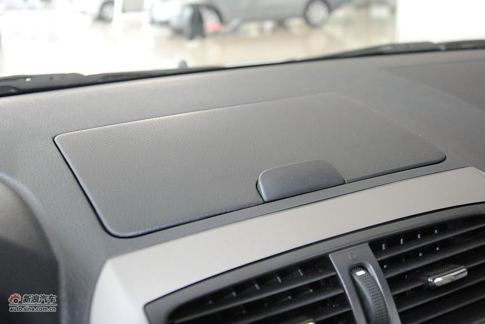 2012款奔腾B50 1.6L手动天窗版