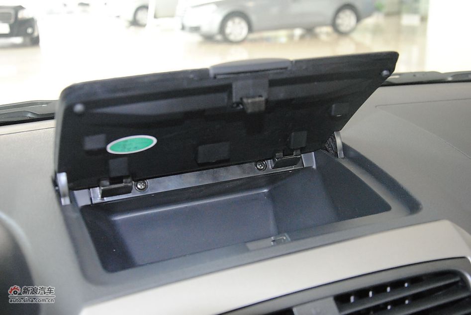 2012款奔腾B50 1.6L手动天窗版