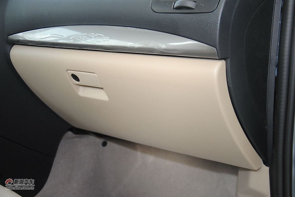 2012款奔腾B50 1.6L手动天窗版