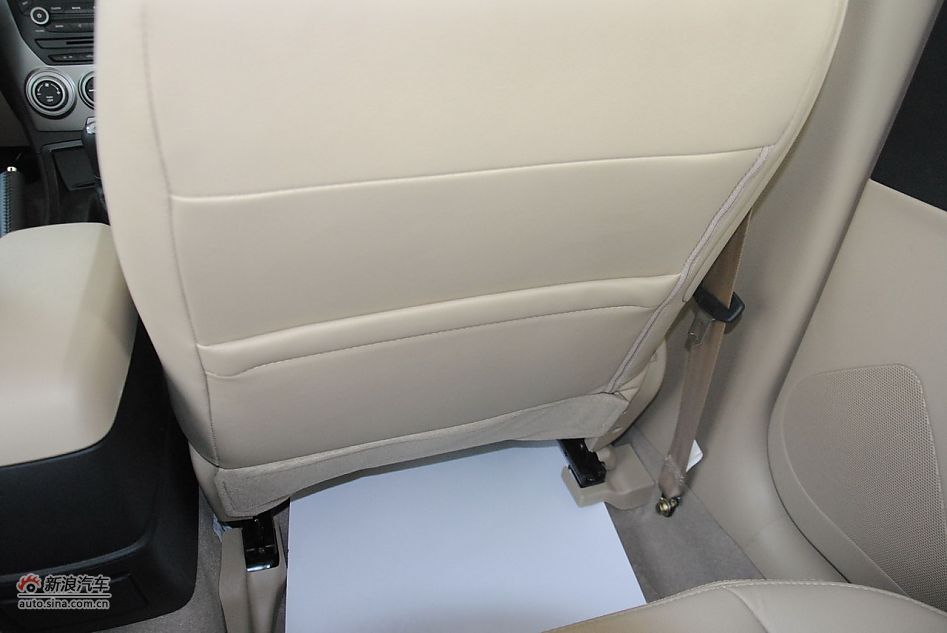 2012款奔腾B50 1.6L手动天窗版