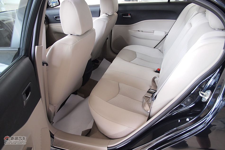 2011款奔腾B50 自动舒适型