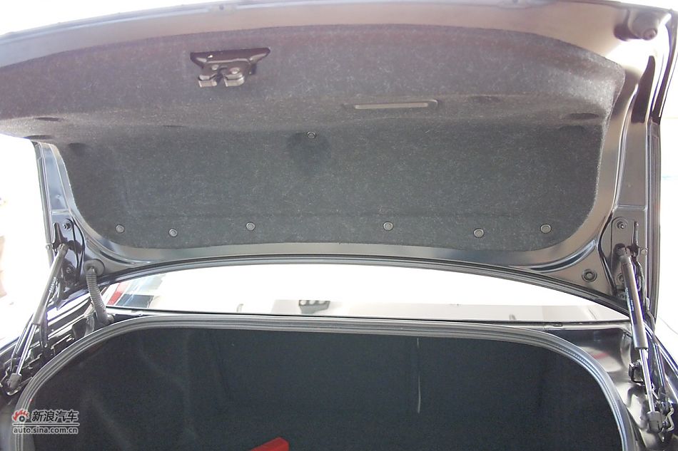 2011款奔腾B50 自动舒适型