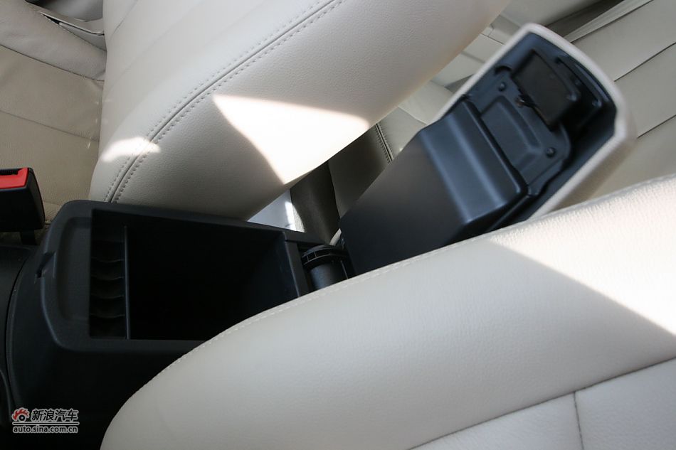 奔腾B50 手动豪华型