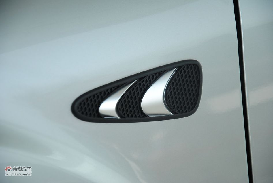 2012款奔腾B50 1.6L手动天窗版