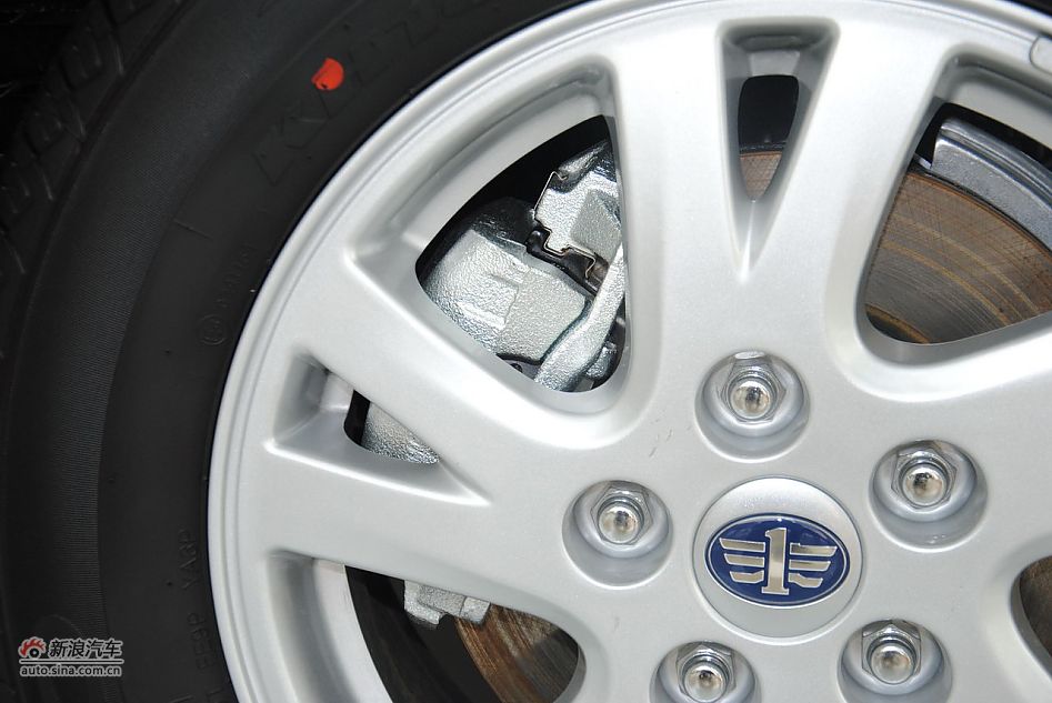 2012款奔腾B50 1.6L手动天窗版