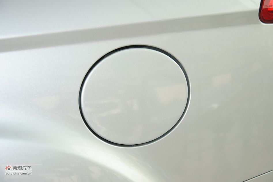 2012款奔腾B50 1.6L手动天窗版