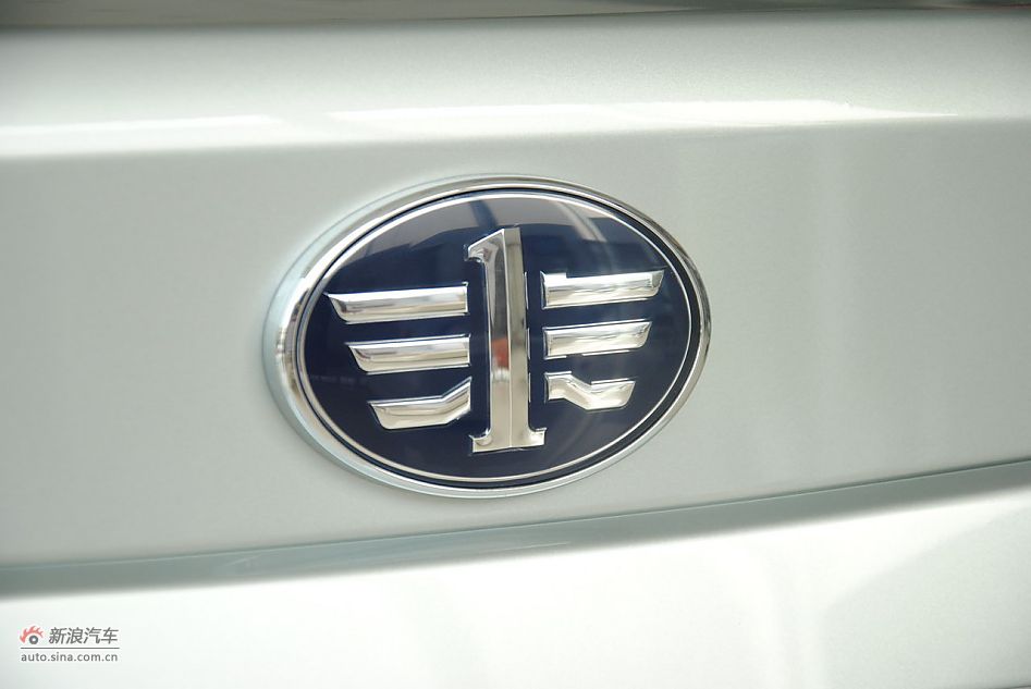 2012款奔腾B50 1.6L手动天窗版