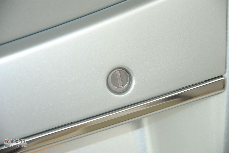 2012款奔腾B50 1.6L手动天窗版