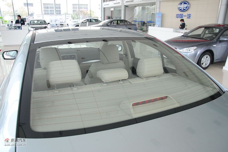 2012款奔腾B50 1.6L手动天窗版
