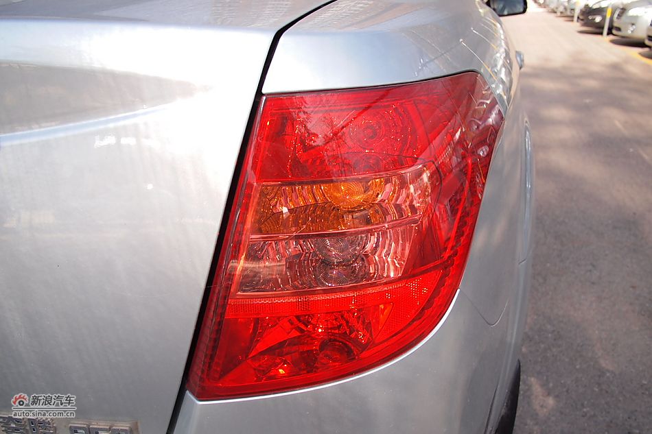 2011款奔腾B50 手动舒适型