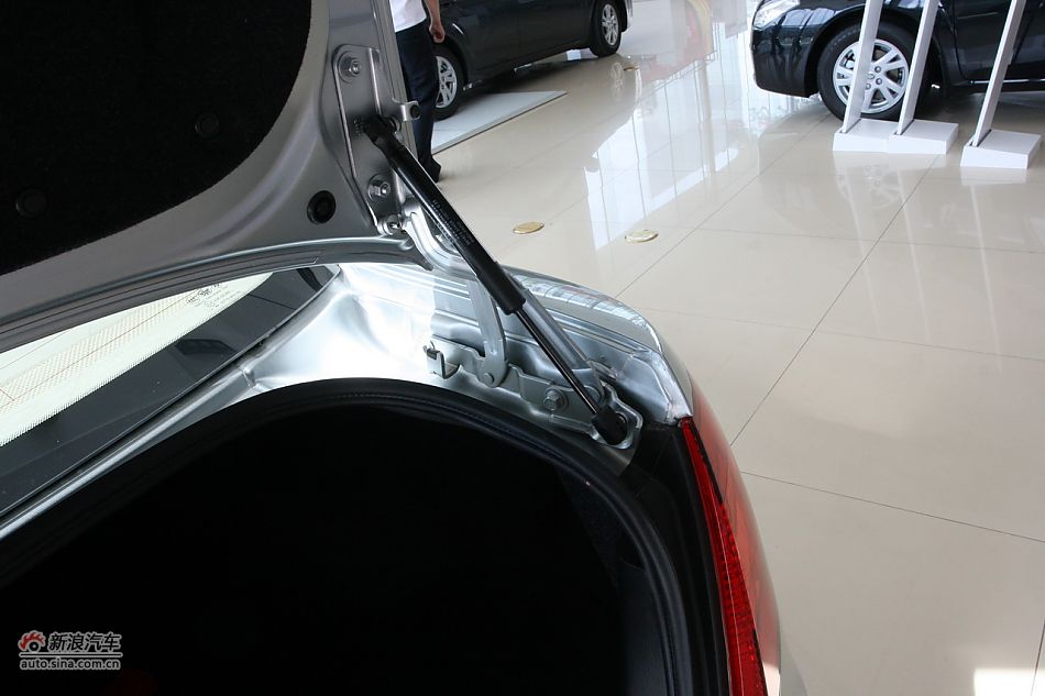 奔腾B50 手动豪华型