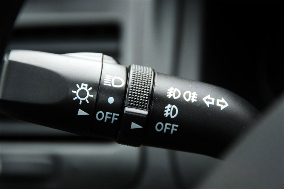 2012款 1.6L MT 时尚型 内饰