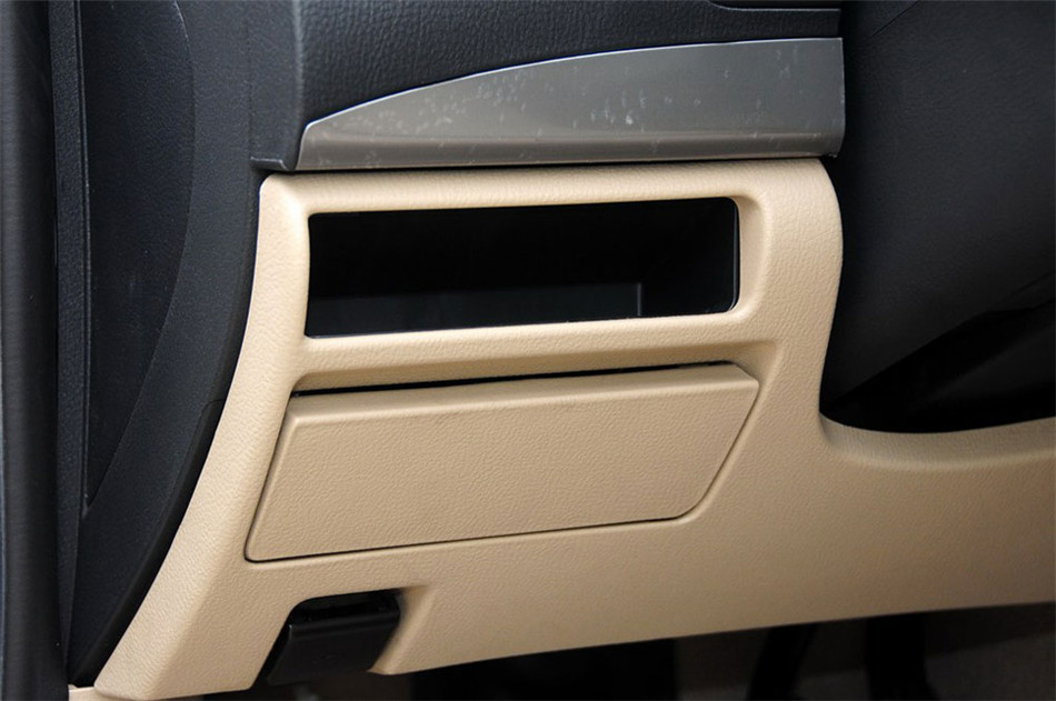 2012款 1.6L MT 时尚型 内饰