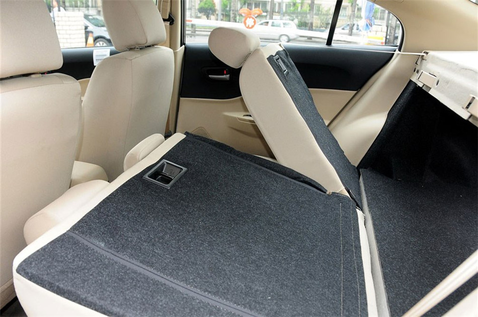 2012款 1.6L MT 时尚型 座椅空间