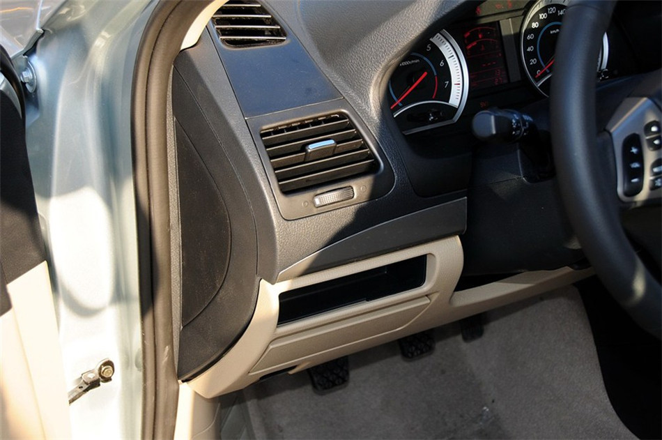 2012款 1.6L MT 豪华型 内饰