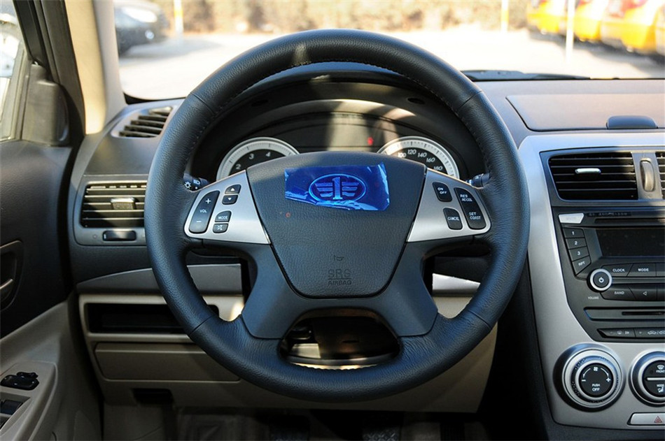 2012款 1.6L MT 豪华型 内饰