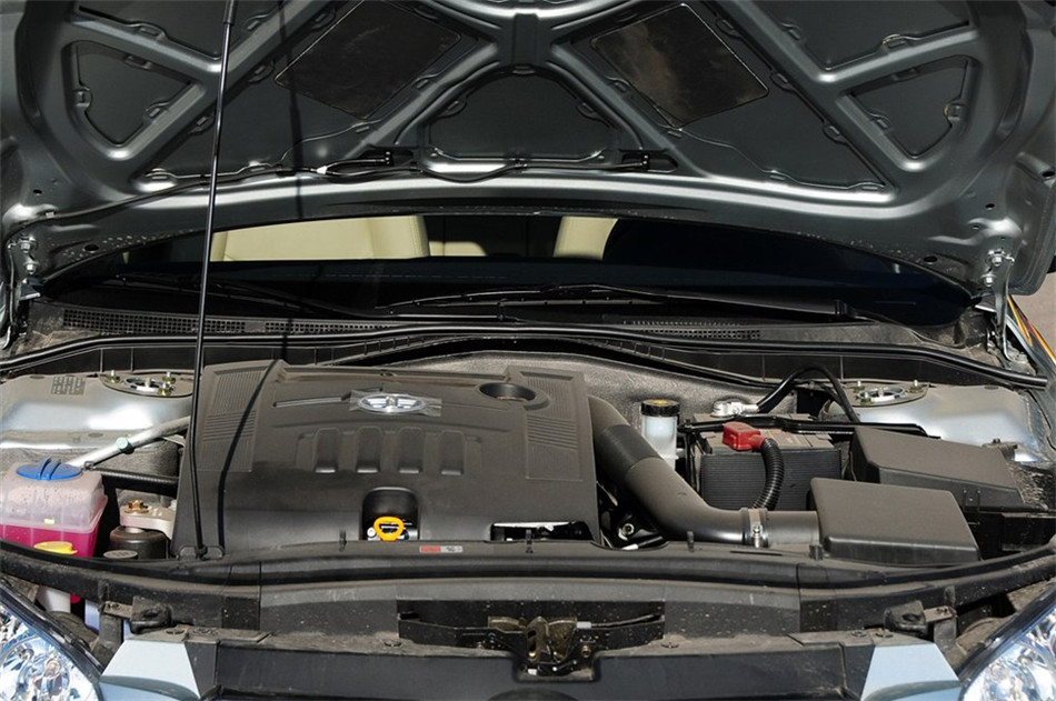 2012款 1.6L MT 豪华型 引擎底盘