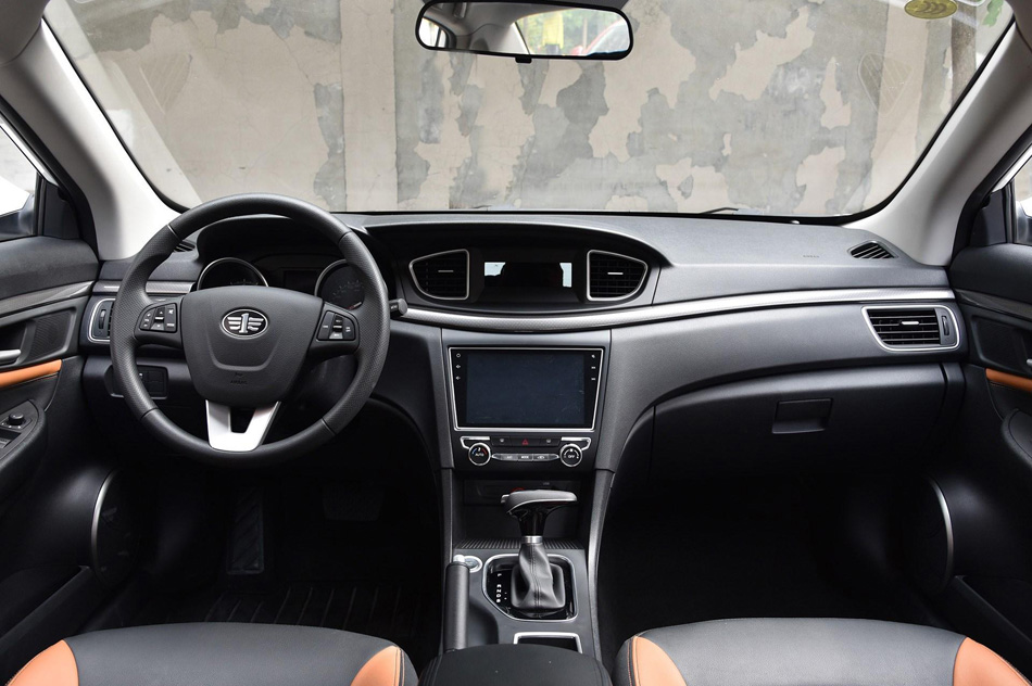 2019款 1.4T 自动精英型 内饰