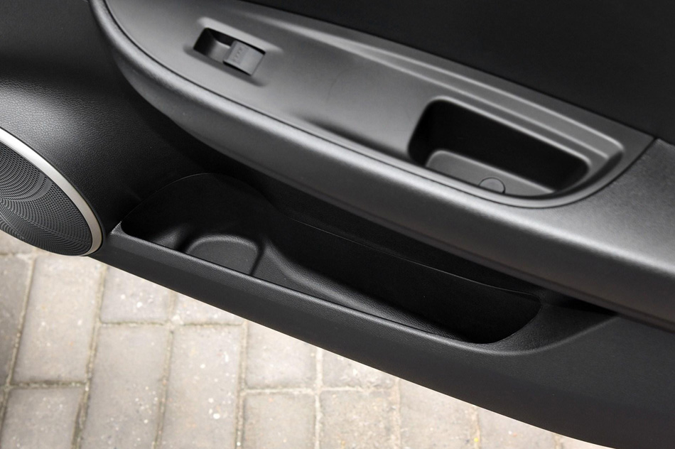 2019款 1.4T 自动精英型 座椅空间